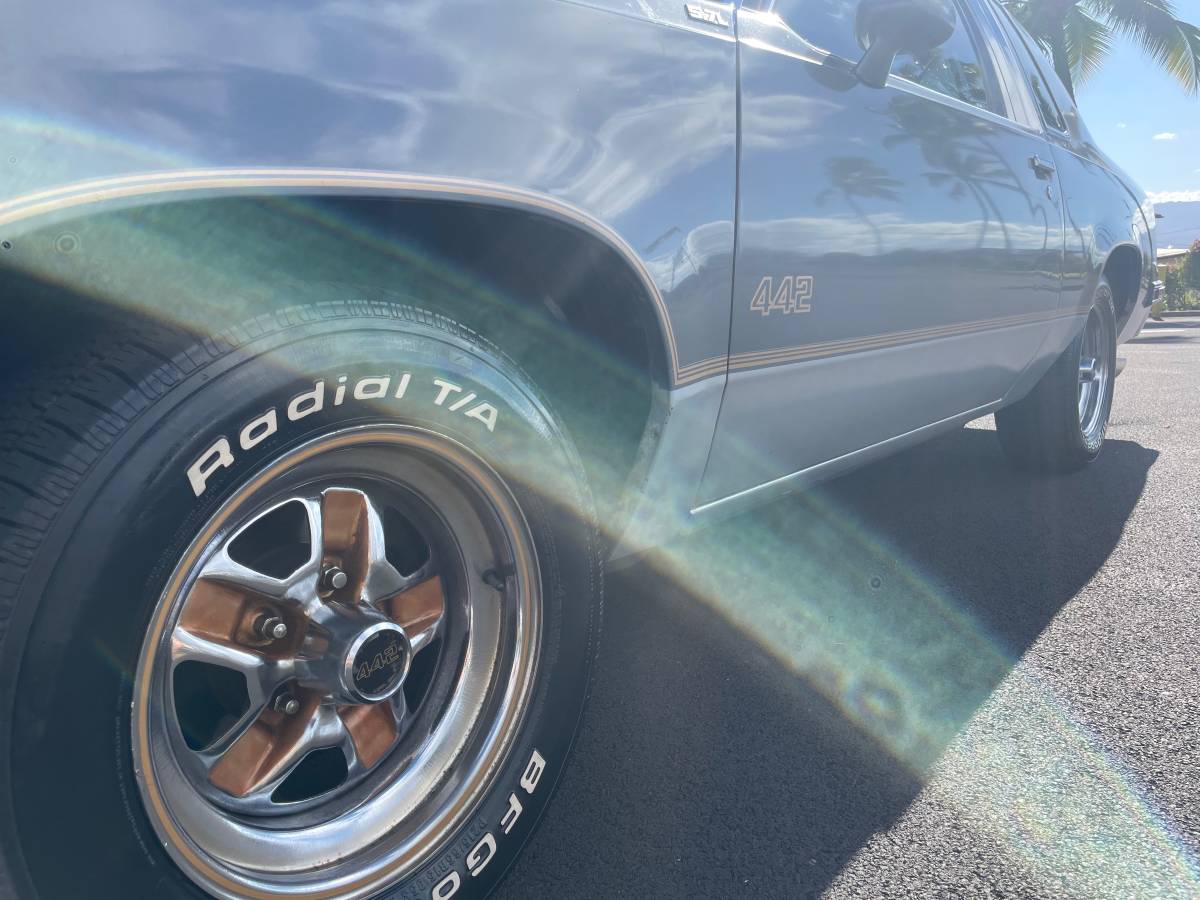 Oldsmobile-cutlass-442-1985-7