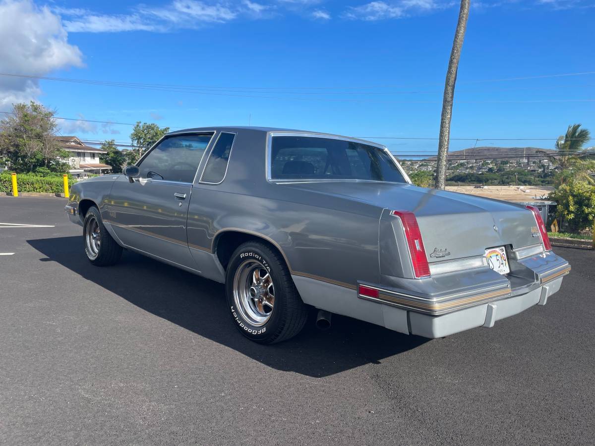 Oldsmobile-cutlass-442-1985-8