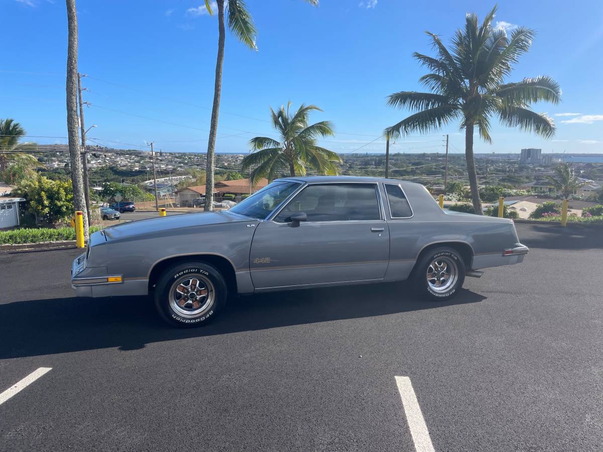 Oldsmobile-cutlass-442-1985
