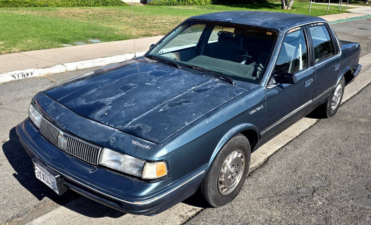Oldsmobile-cutlass-ciera-1995-grey-1