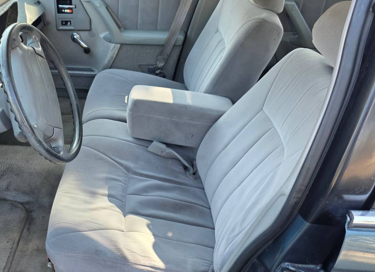 Oldsmobile-cutlass-ciera-1995-grey-11