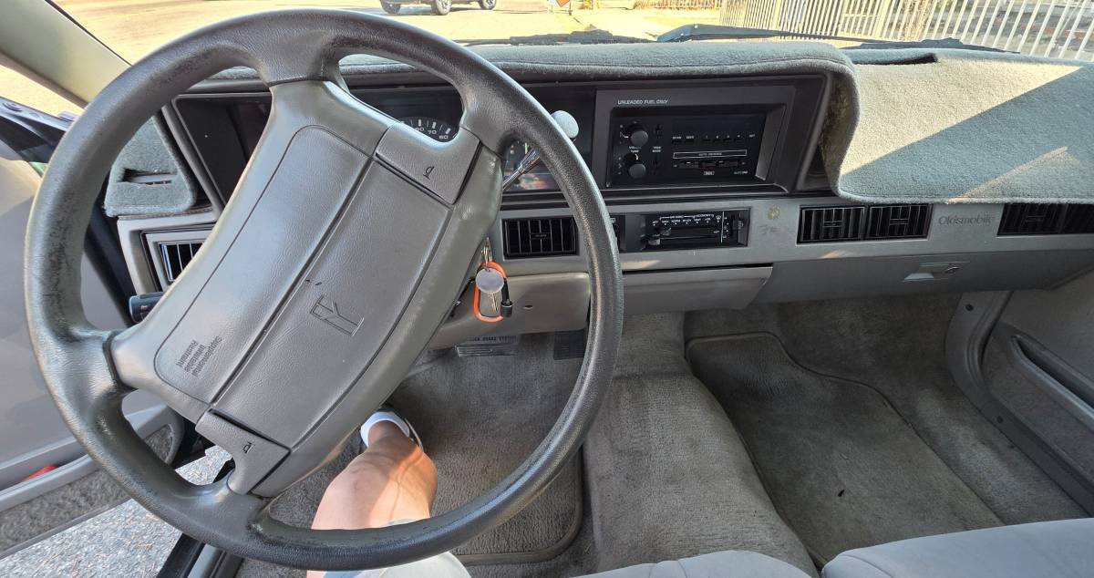 Oldsmobile-cutlass-ciera-1995-grey-14