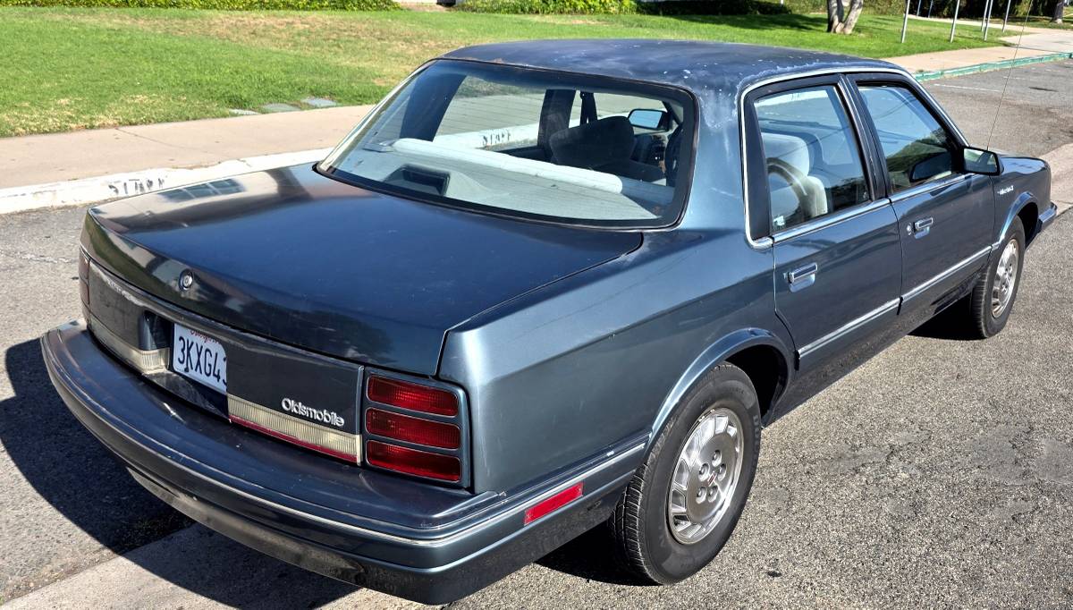 Oldsmobile-cutlass-ciera-1995-grey-2