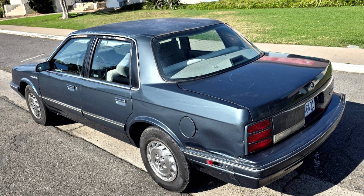 Oldsmobile-cutlass-ciera-1995-grey-6