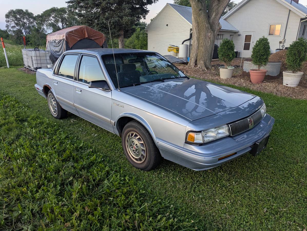 Oldsmobile-cutlass-ciera-sl-1995-blue