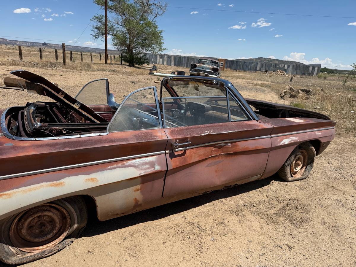Oldsmobile-cutlass-convertible-1962-brown-5