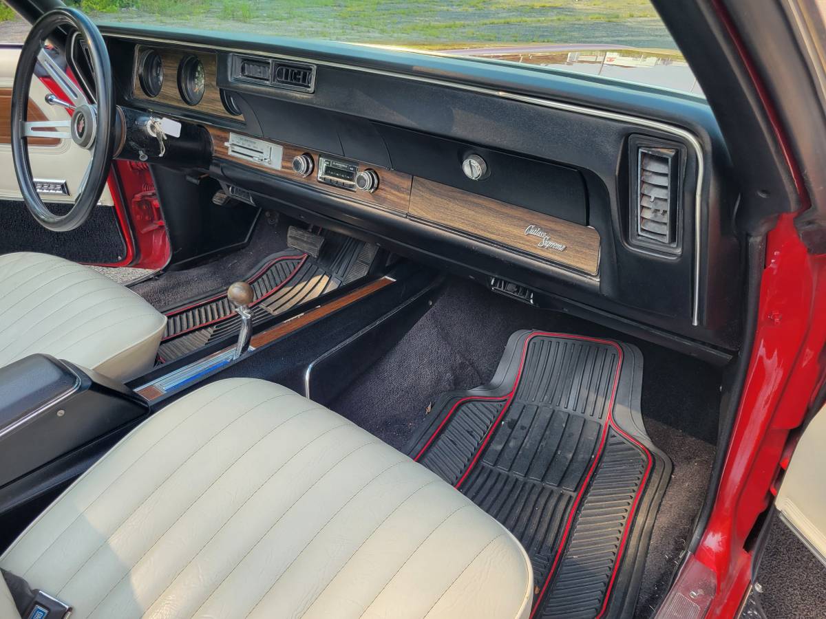 Oldsmobile-cutlass-convertible-1972-red-17