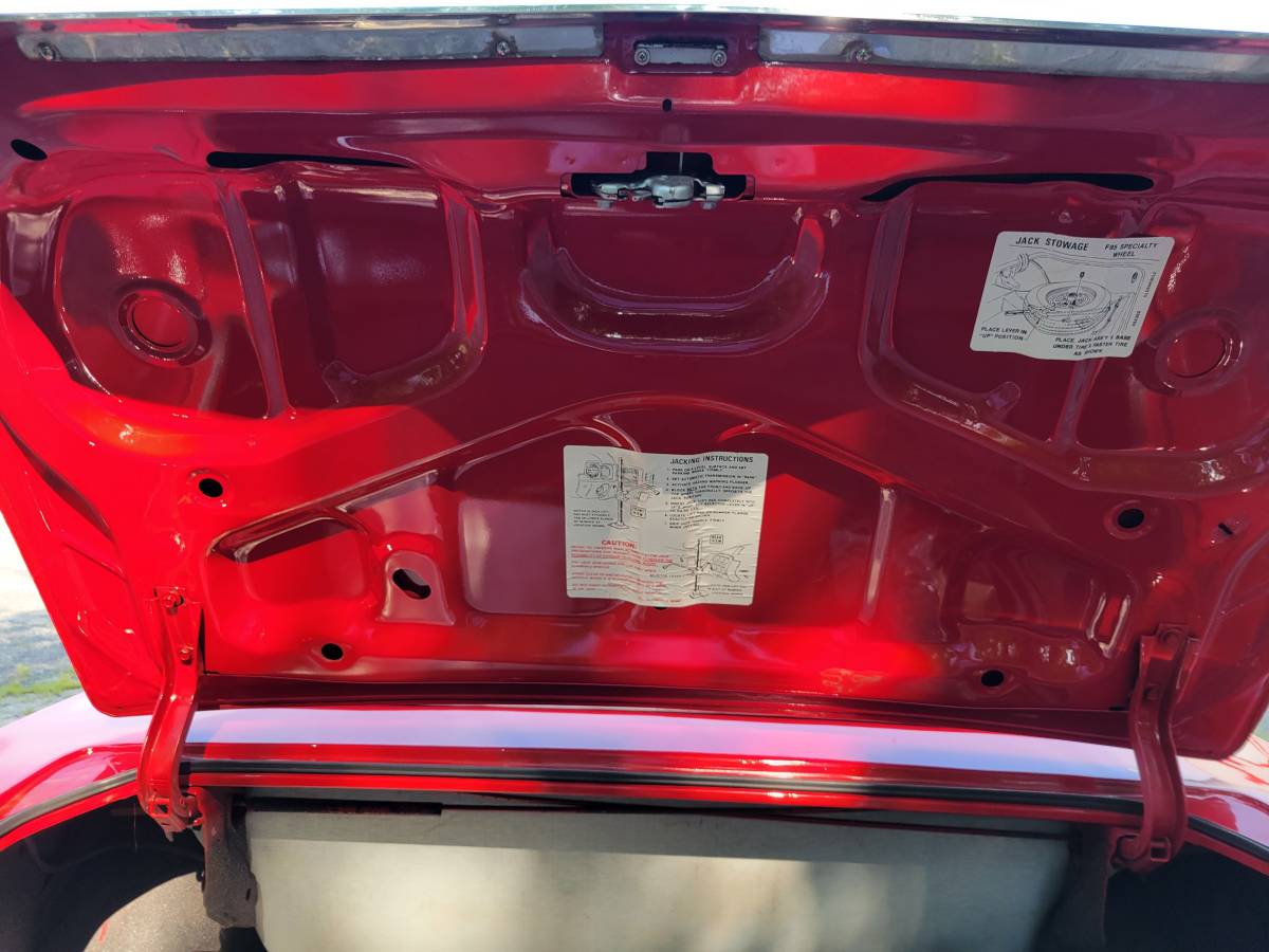 Oldsmobile-cutlass-convertible-1972-red-23