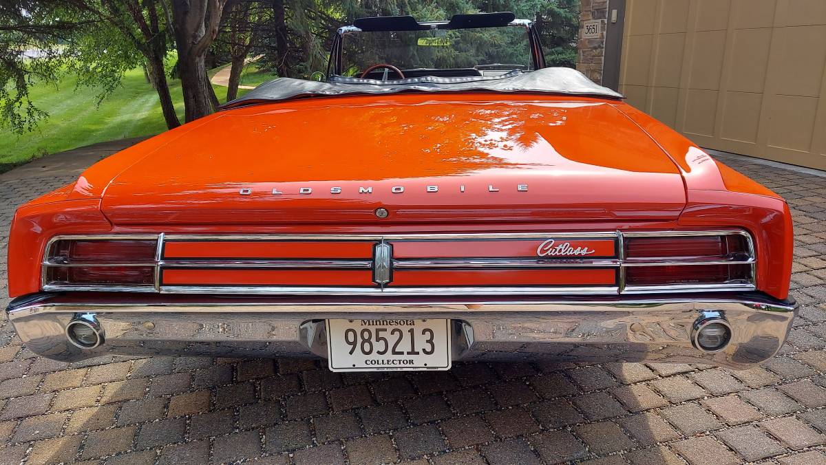 Oldsmobile-cutlass-diesel-1965-red-11