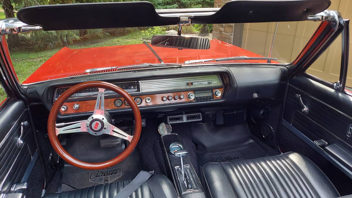Oldsmobile-cutlass-diesel-1965-red-8