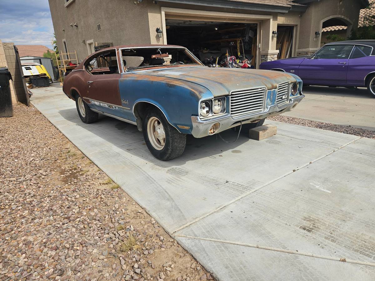 Oldsmobile-cutlass-s-1972-blue-14