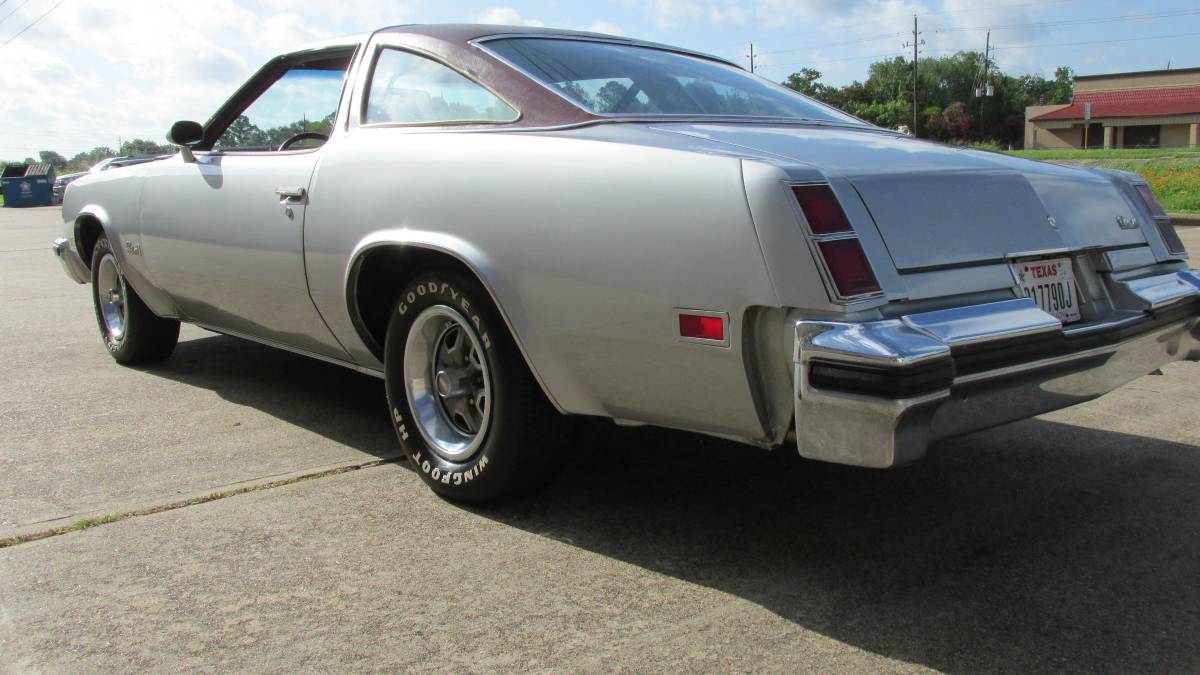 Oldsmobile-cutlass-s-1976-silver-11
