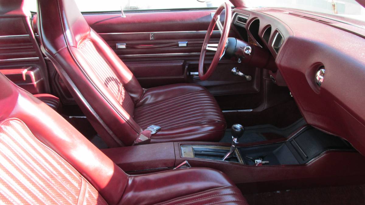 Oldsmobile-cutlass-s-1976-silver-5