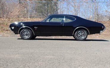 Oldsmobile-cutlass-s-holiday-coupe-w31-1969-black-1