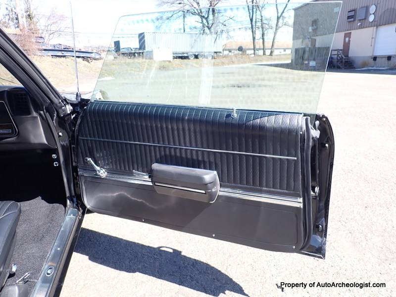 Oldsmobile-cutlass-s-holiday-coupe-w31-1969-black-14