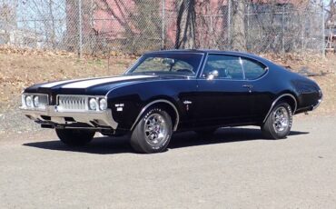 Oldsmobile-cutlass-s-holiday-coupe-w31-1969-black-4