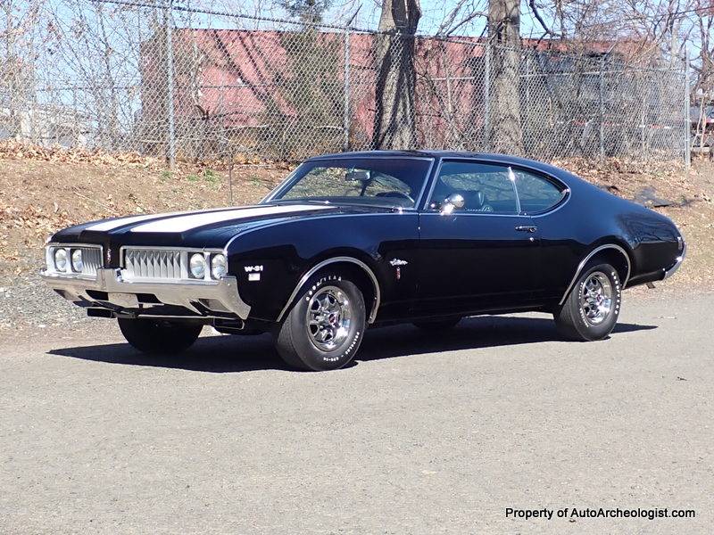 Oldsmobile-cutlass-s-holiday-coupe-w31-1969-black-4