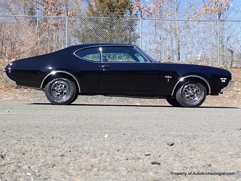 Oldsmobile-cutlass-s-holiday-coupe-w31-1969-black-8