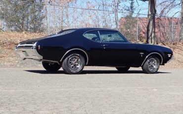 Oldsmobile-cutlass-s-holiday-coupe-w31-1969-black-9