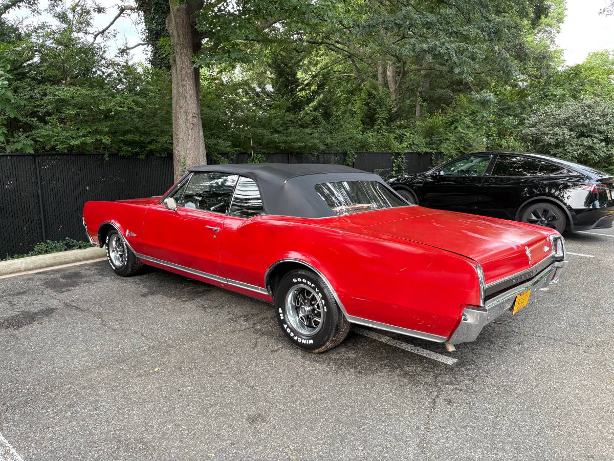 Oldsmobile-cutlass-supreme-1967-1