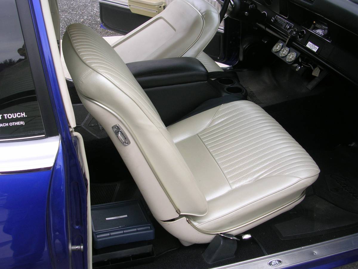 Oldsmobile-cutlass-supreme-1968-blue-16