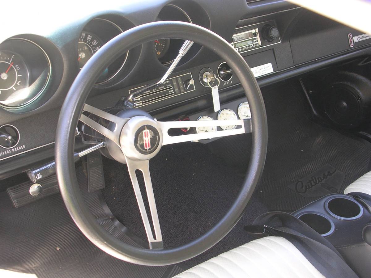 Oldsmobile-cutlass-supreme-1968-blue-19