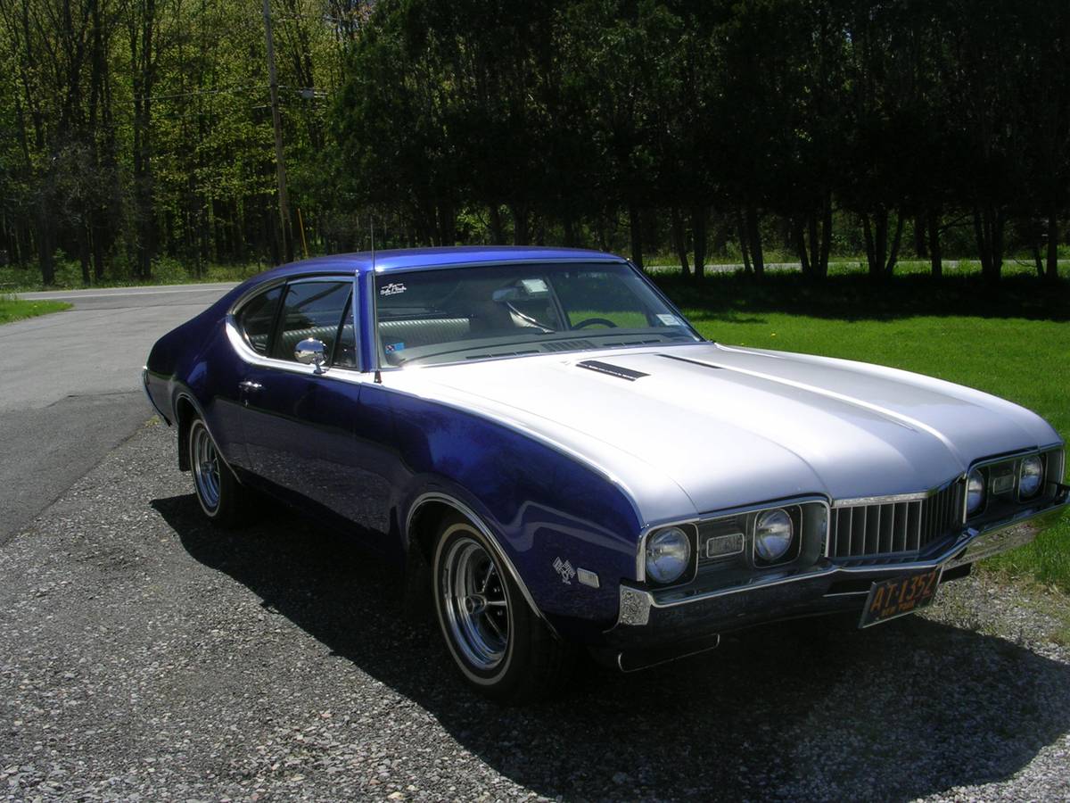 Oldsmobile-cutlass-supreme-1968-blue