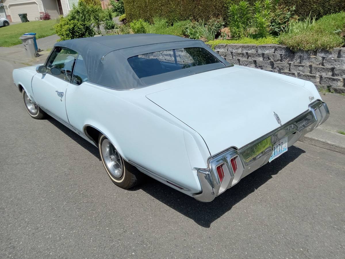 Oldsmobile-cutlass-supreme-1970-3