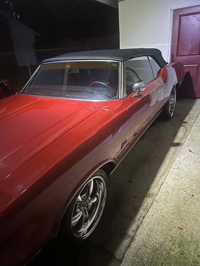 Oldsmobile-cutlass-supreme-1972-red-1