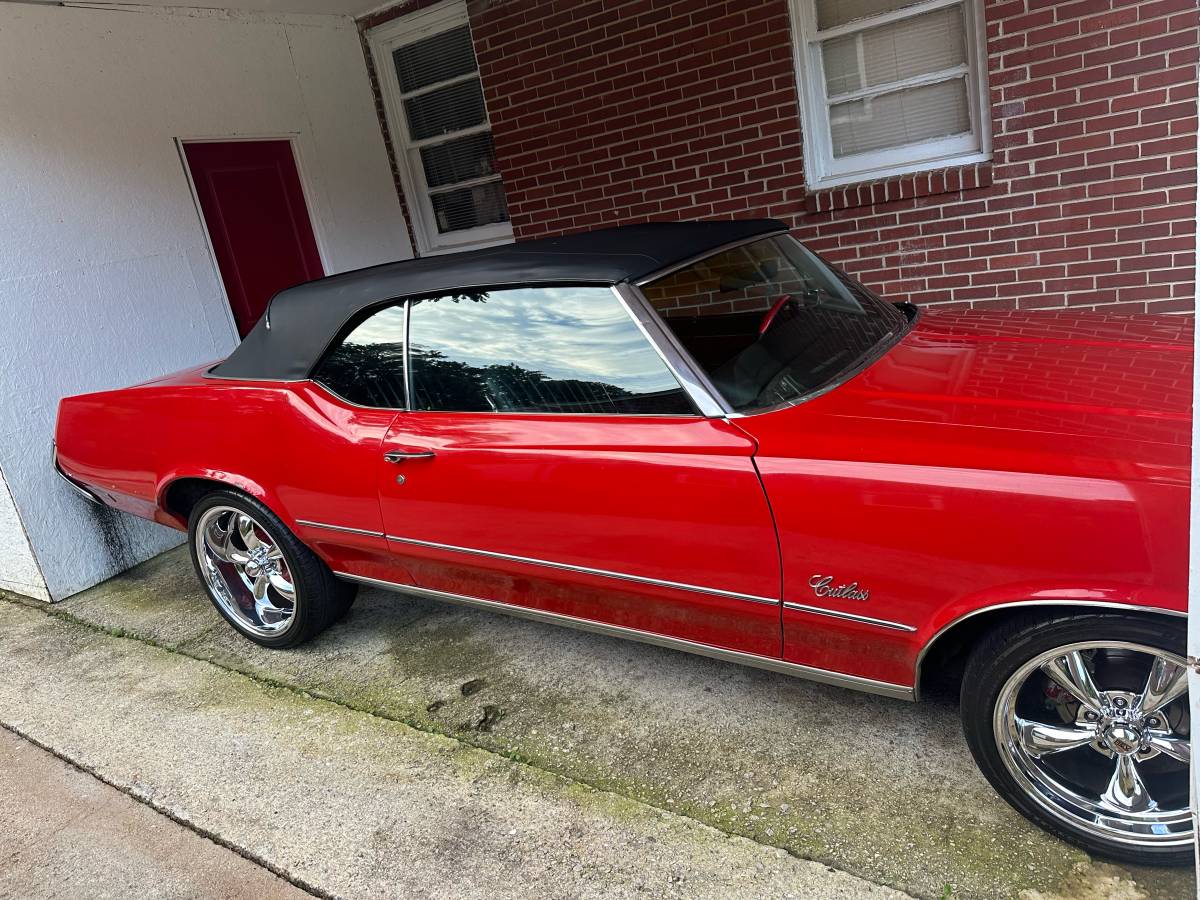 Oldsmobile-cutlass-supreme-1972-red-4