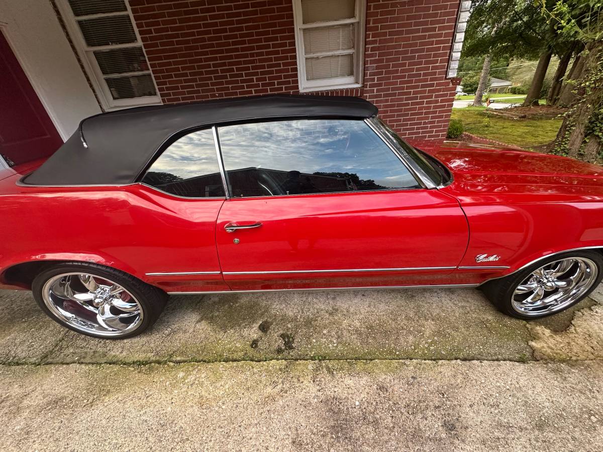 Oldsmobile-cutlass-supreme-1972-red