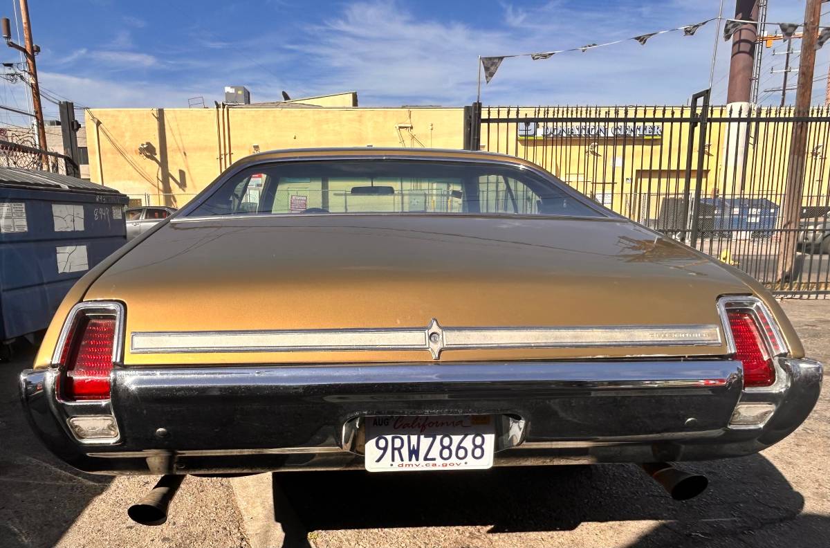 Oldsmobile-cutlass-supreme-1973-brown-1