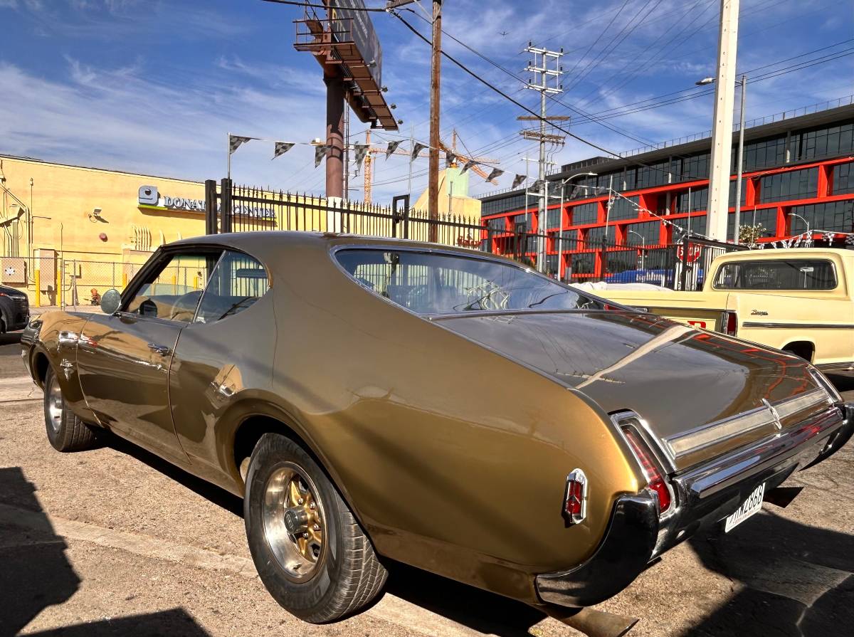 Oldsmobile-cutlass-supreme-1973-brown-17