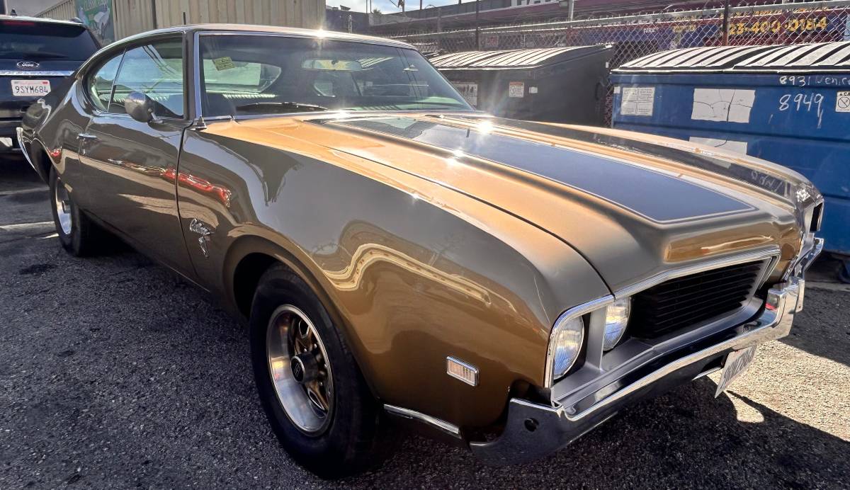 Oldsmobile-cutlass-supreme-1973-brown-4