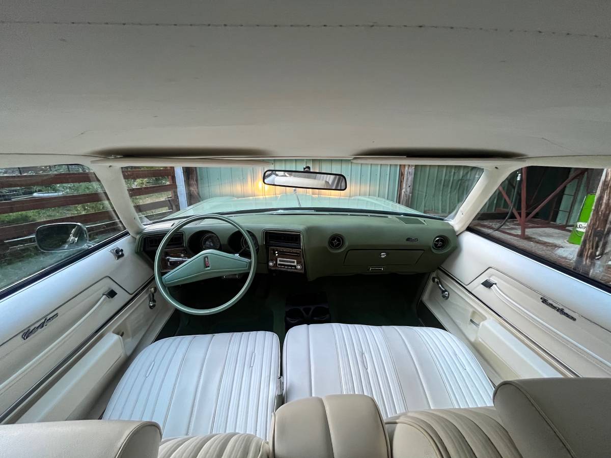 Oldsmobile-cutlass-supreme-1975-11