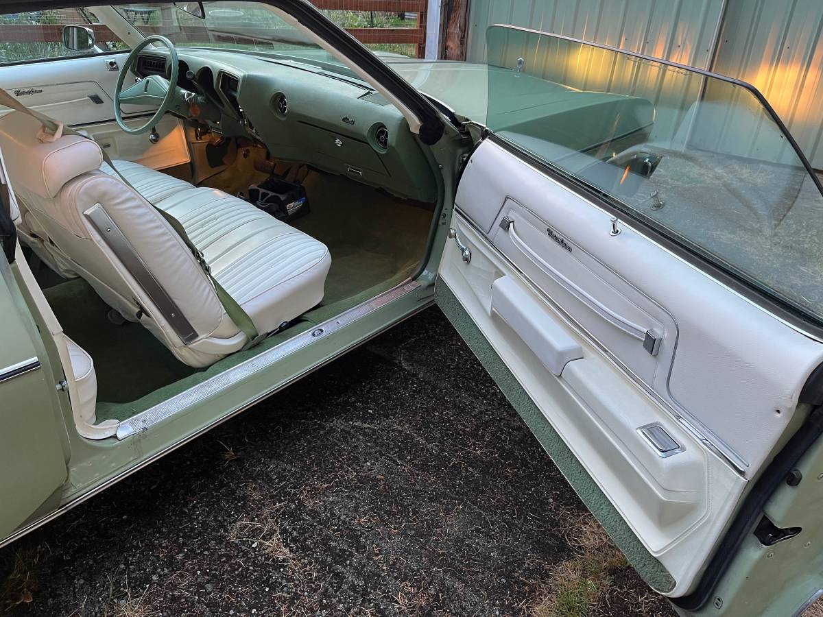 Oldsmobile-cutlass-supreme-1975-12