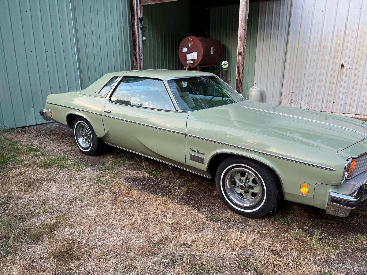 Oldsmobile-cutlass-supreme-1975-5