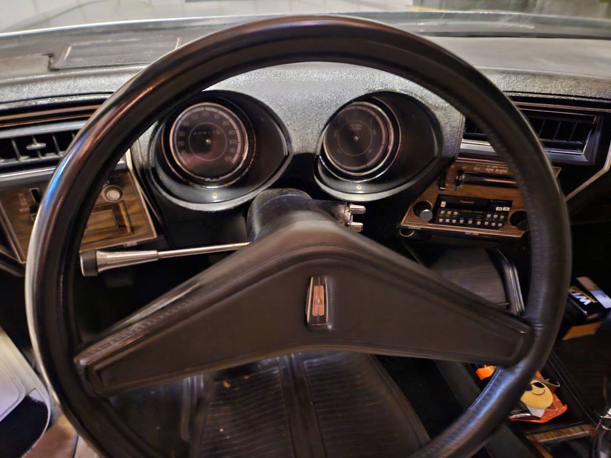 Oldsmobile-cutlass-supreme-1975-blue-7