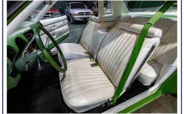 Oldsmobile-cutlass-supreme-1976-green-10