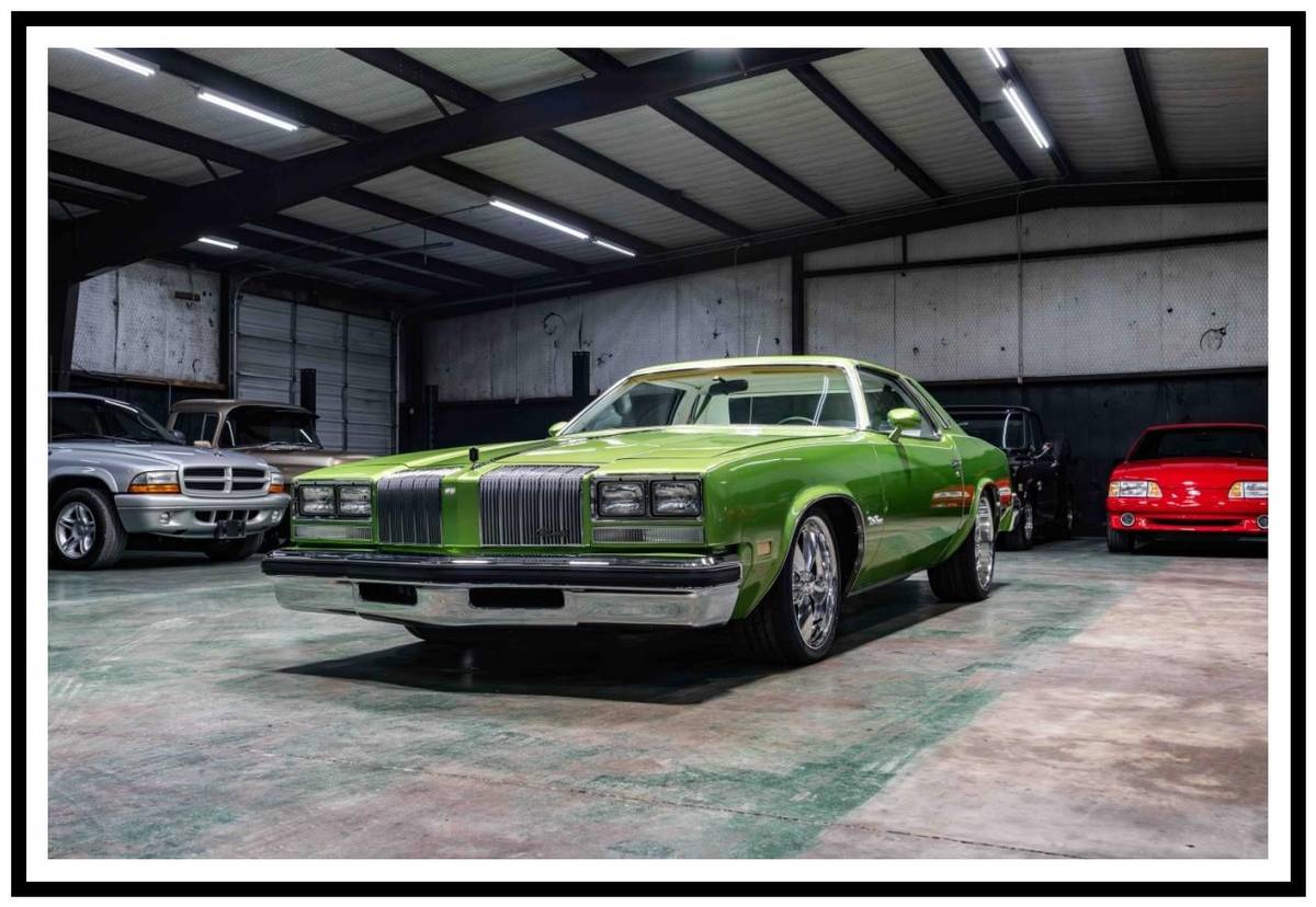 Oldsmobile-cutlass-supreme-1976-green-12