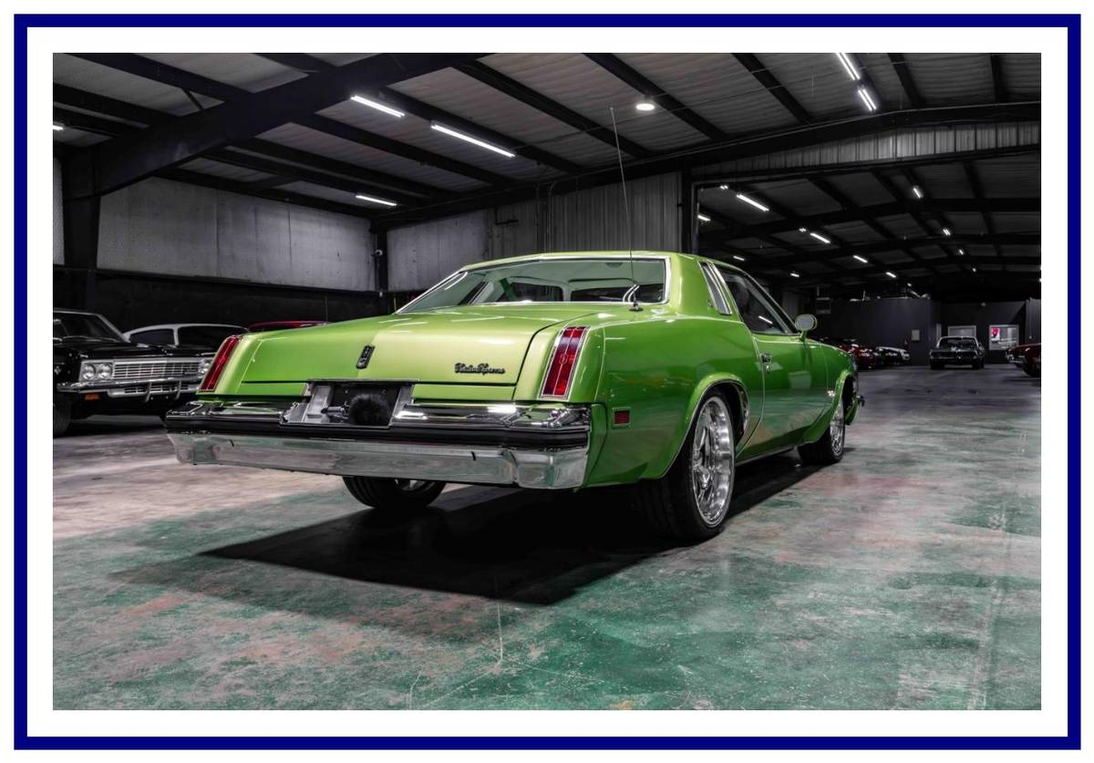 Oldsmobile-cutlass-supreme-1976-green-13