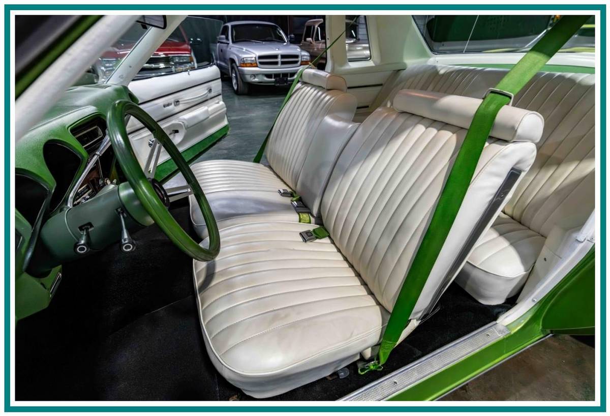 Oldsmobile-cutlass-supreme-1976-green-14