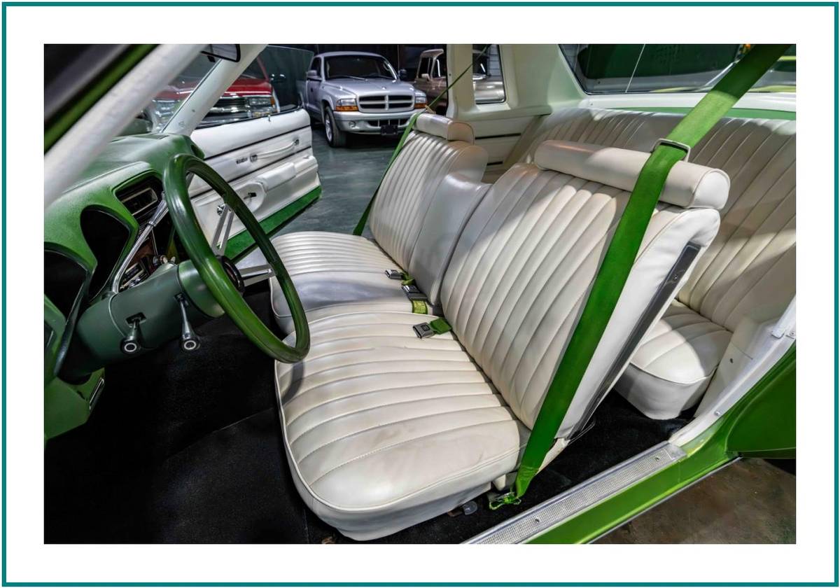 Oldsmobile-cutlass-supreme-1976-green-18