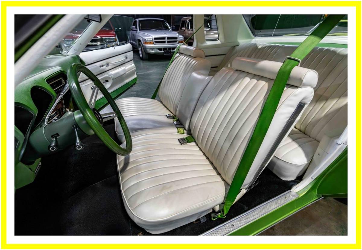 Oldsmobile-cutlass-supreme-1976-green-22
