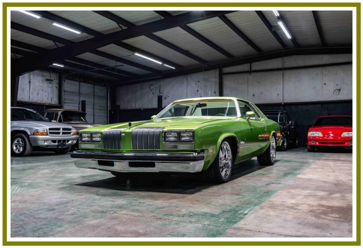 Oldsmobile-cutlass-supreme-1976-green-29