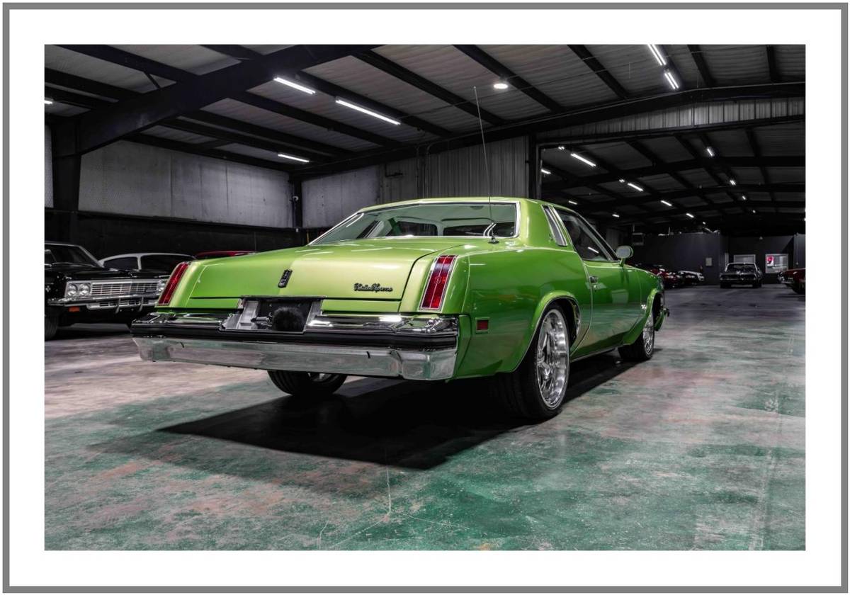 Oldsmobile-cutlass-supreme-1976-green-30