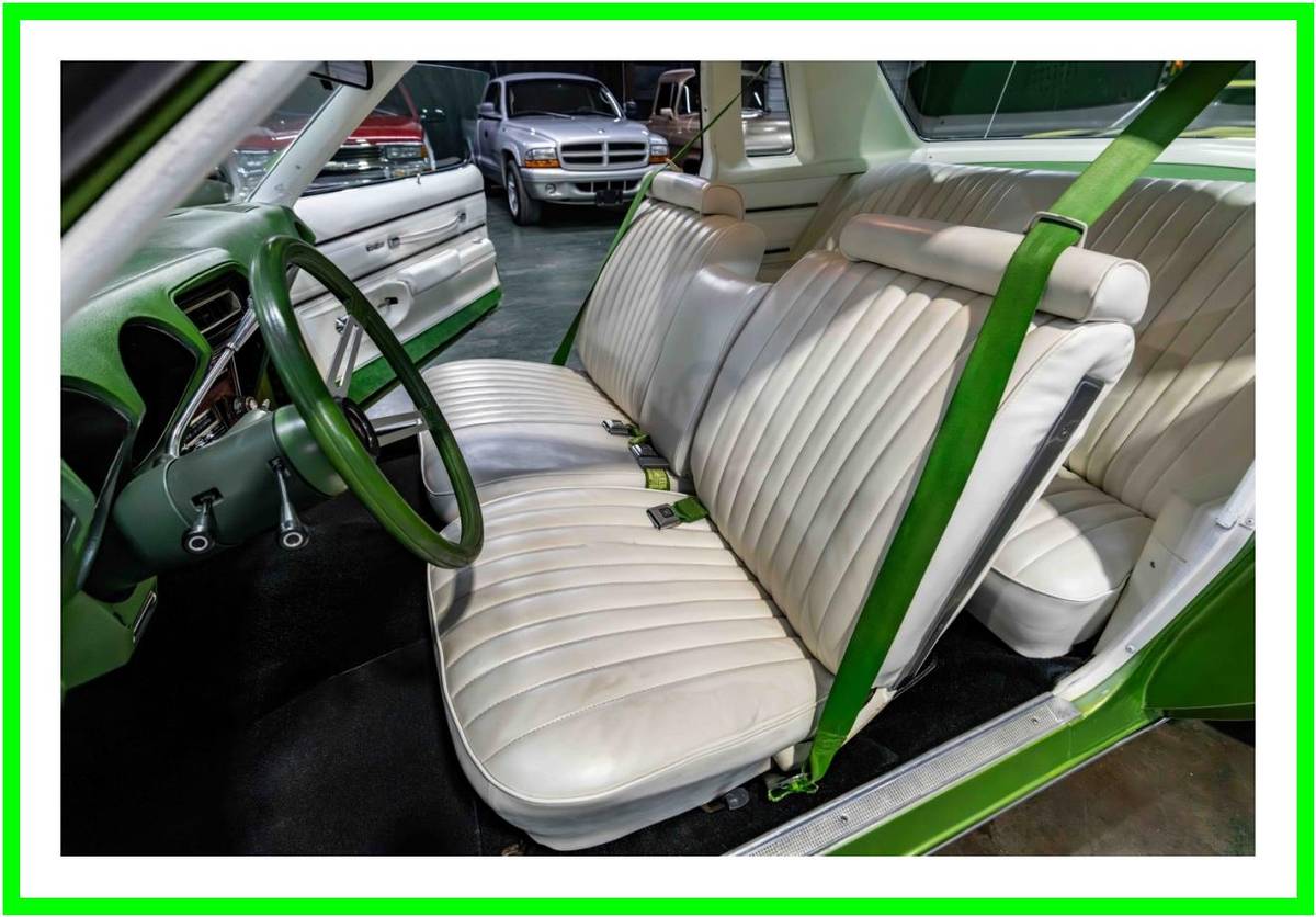 Oldsmobile-cutlass-supreme-1976-green-38