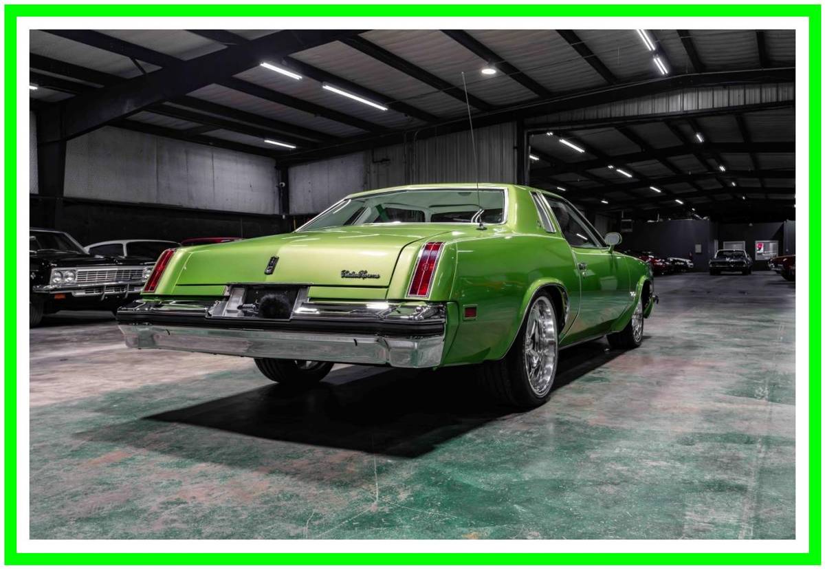 Oldsmobile-cutlass-supreme-1976-green-41