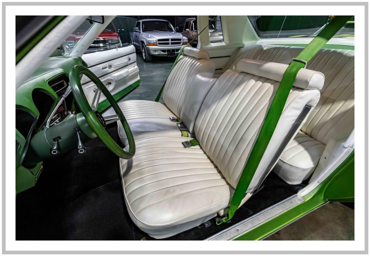 Oldsmobile-cutlass-supreme-1976-green-42