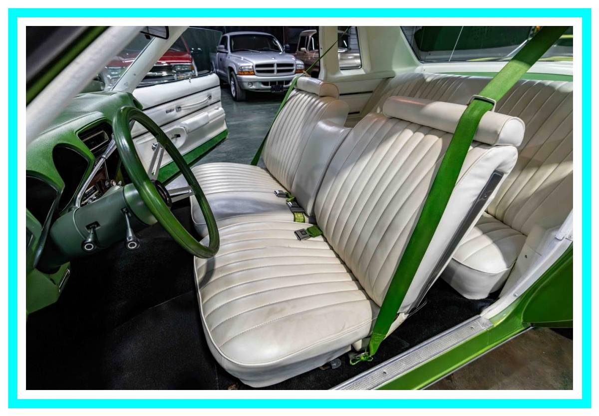 Oldsmobile-cutlass-supreme-1976-green-45